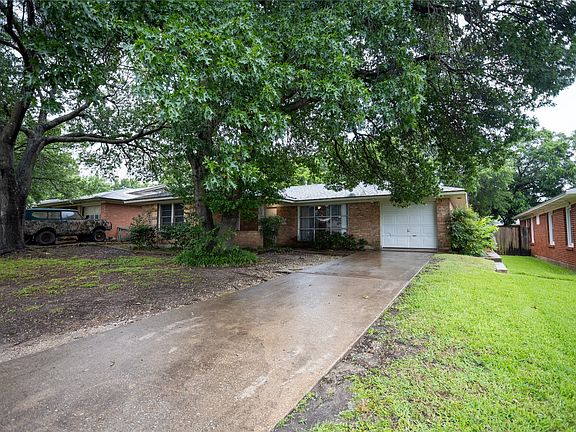 2nd image of 11332 Lanewood Cir