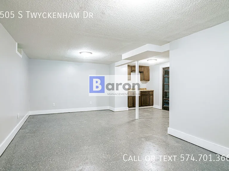 2505 S Twyckenham Dr — Photo 19