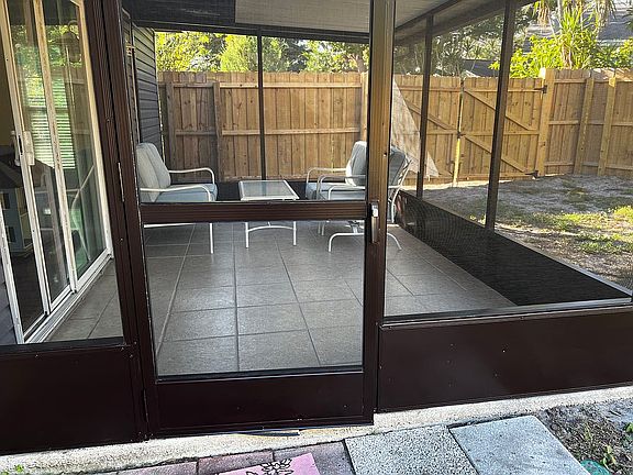 2nd image of 3867 Berkshire Ct