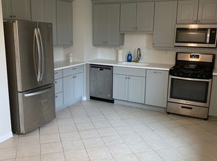 820 Post Pl, Streamwood, IL 60107