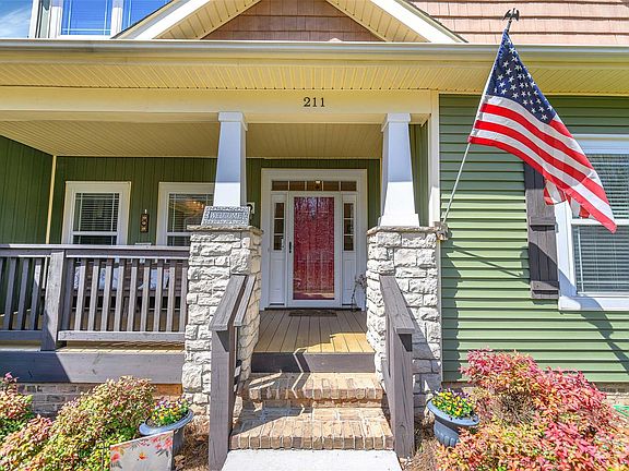 2nd image of 211 Holly Ridge Rd