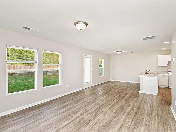 3rd image of 769 Dove Tree Ln