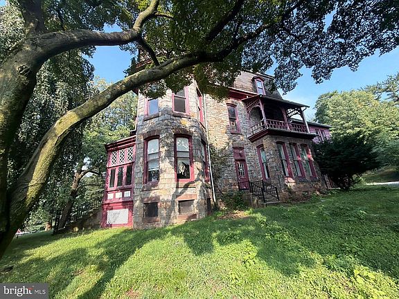 4th image of 1521 Mineral Spring Rd