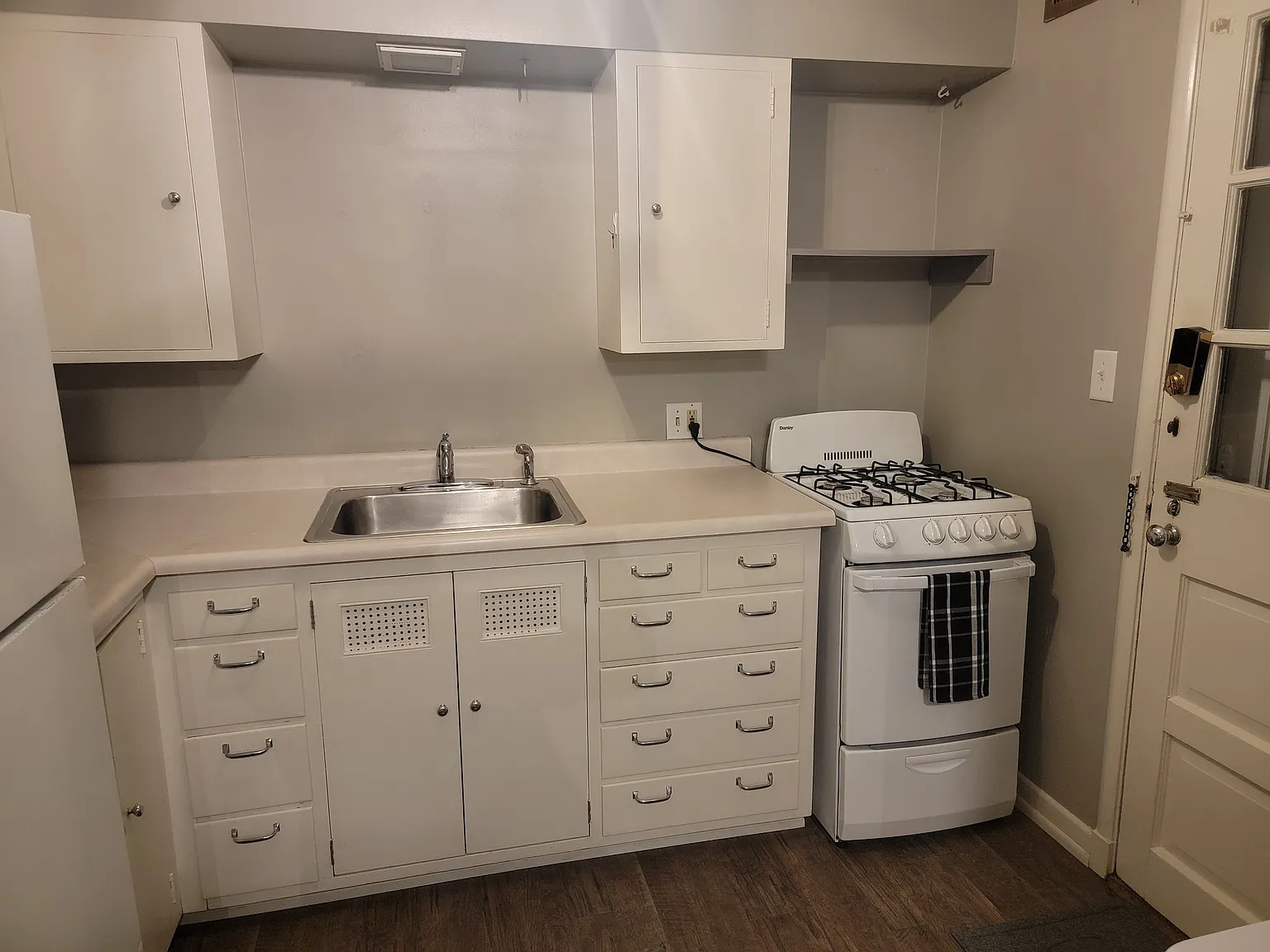 220 West 21st Street - 4 — Photo 3