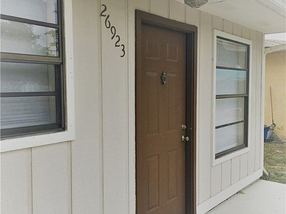 4th image of 26921/26923 N Riverside Dr #N