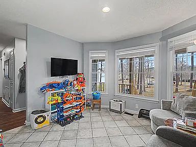 2nd image of 16 Ranger Rd SE