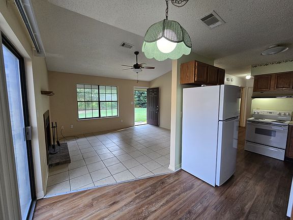 3rd image of 3684 Oakus Dr #D