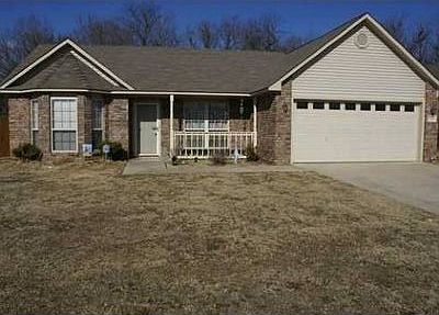 2nd image of 619 Chateau Dr