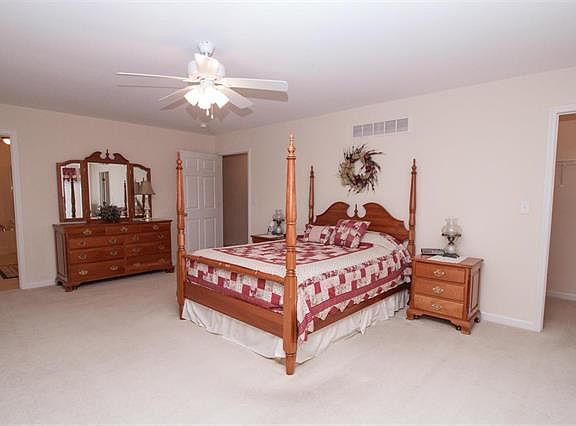 5th image of 811 Bay Hill Blvd