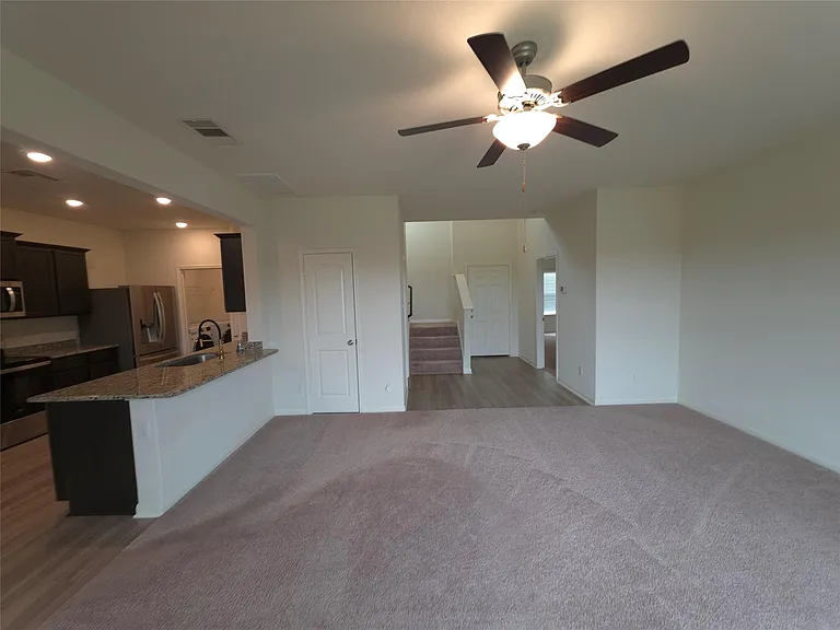 305 Lone Mountain Dr — Photo 5