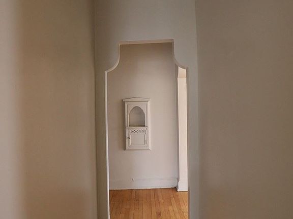 Hallway A5498 (Copy)