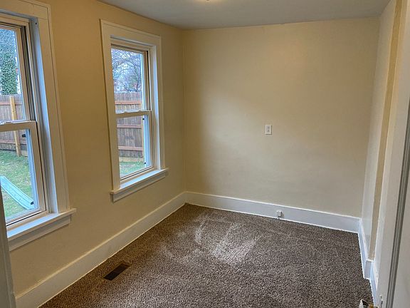 4th image of 239 E 10th St #5