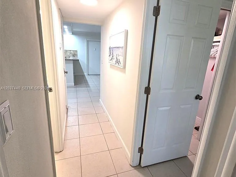2400 NE 10th St #104 — Photo 16