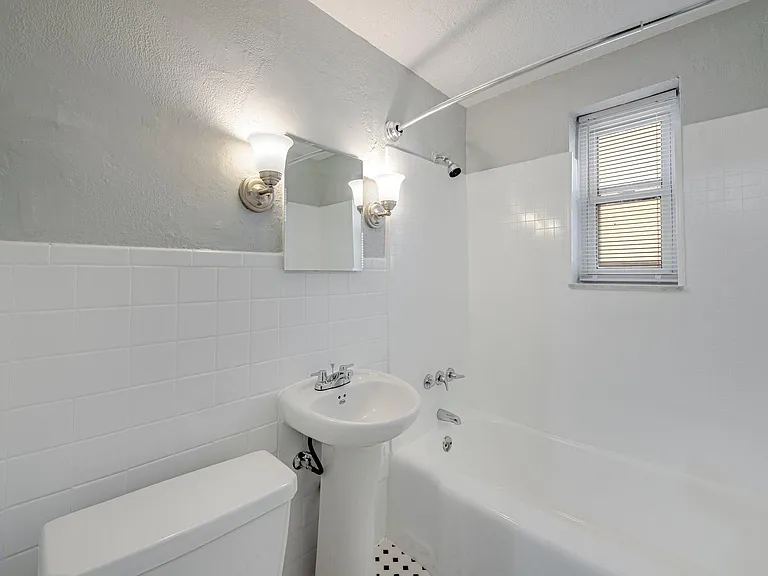 Southcrest Heights — Photo 24