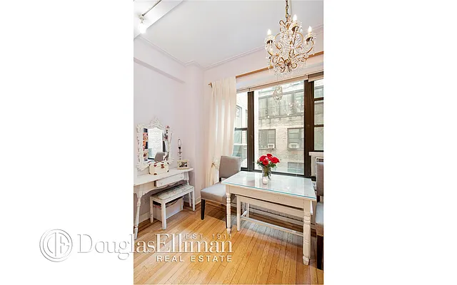 Sold by Douglas Elliman | media 15