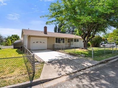 107 4th St, Talent, OR, 97540
