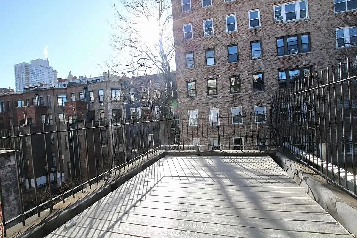 122 West 75th Street — Photo 3