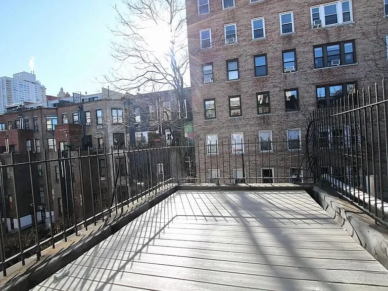 122 W 75th St #3B — Photo 2