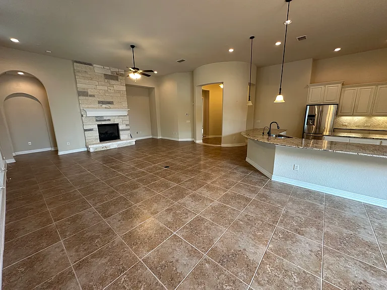 111 El Cielo — Photo 16