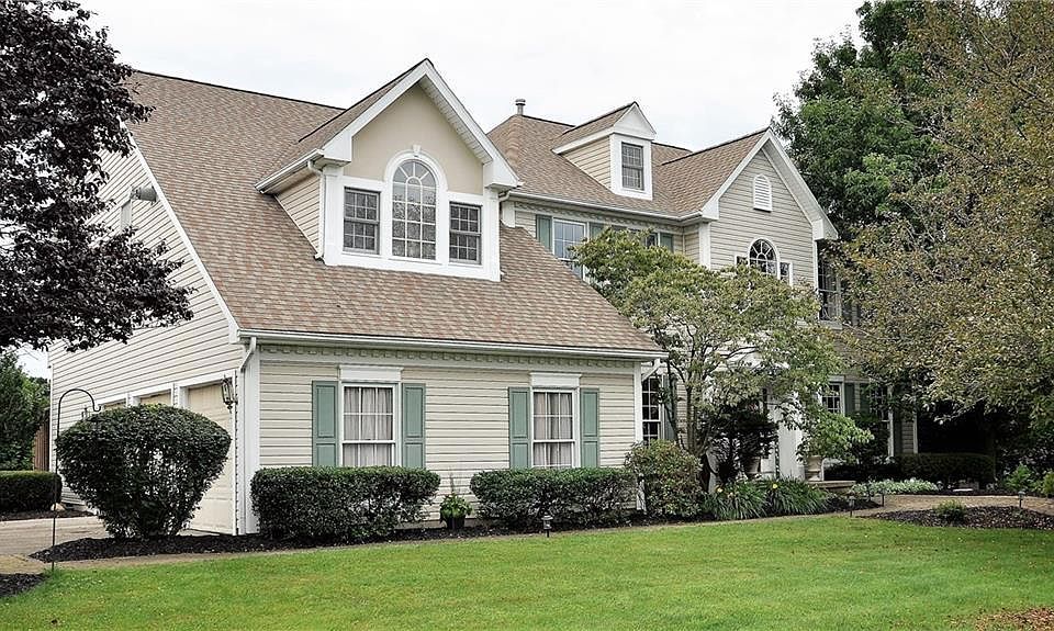 2nd image of 95 Chippenham Dr