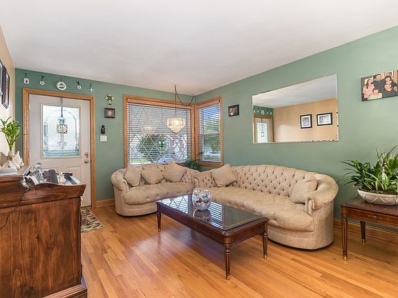 2nd image of 3307 N Plainfield Ave