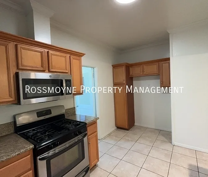 1023 Virginia Pl — Photo 6