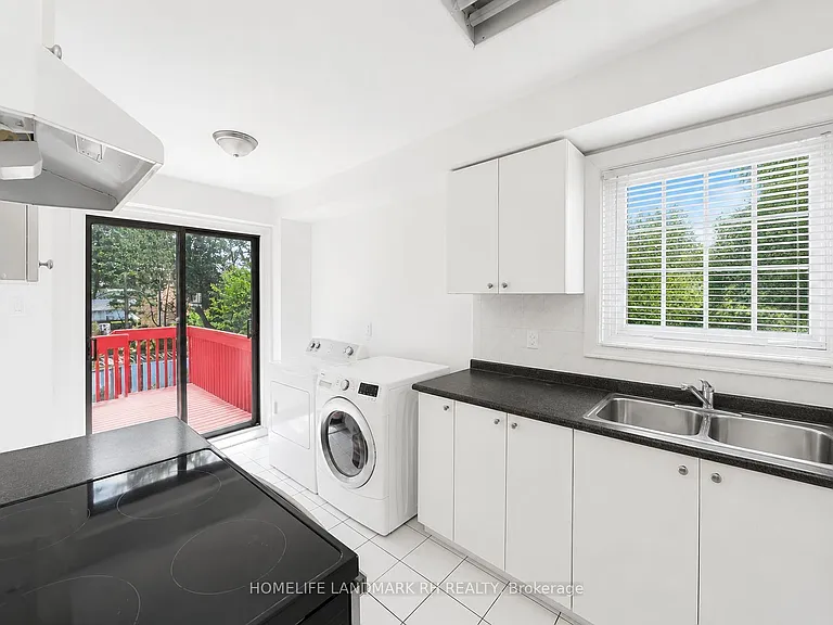 101 Pentland Cres — Photo 8
