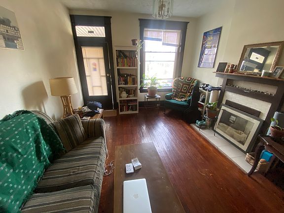4th image of 4136-4138 Hartford St #1