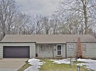 8017 Broadmoor Ln, Overland Park, KS 66204