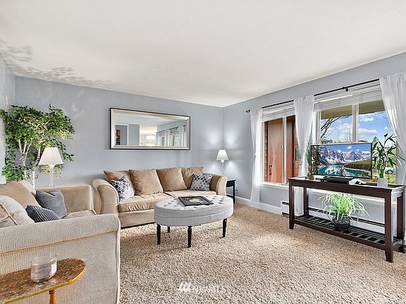 4th image of 23407 Lakeview Dr