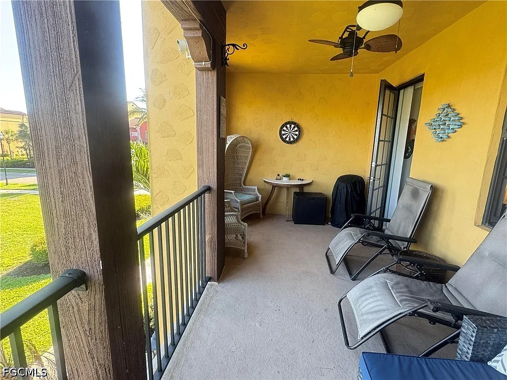 11908 Izarra Way — Photo 1
