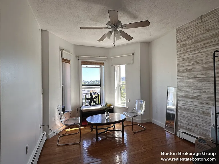94 Hammond St #2 — Photo 4