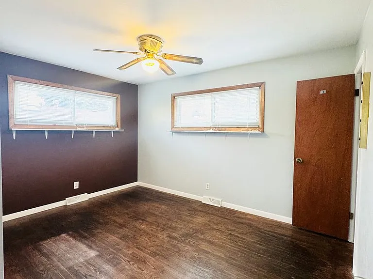 2118 Glenfair Dr — Photo 11