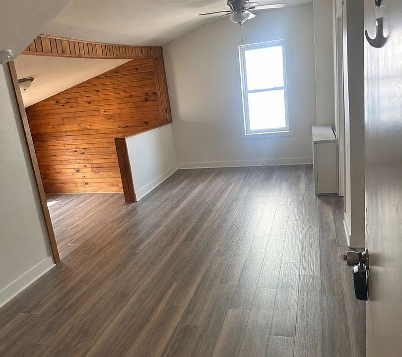 1st image of 202 N Lincoln St #3
