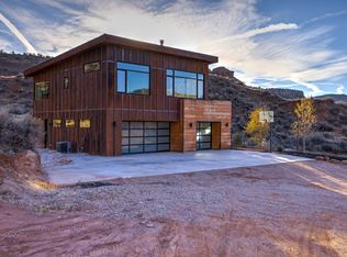 305 Bridge Rd, Rockville, UT 84763