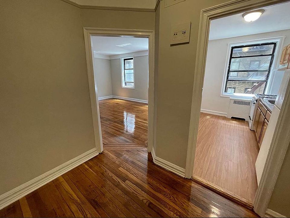 1st image of 3047 29th St APT 2
