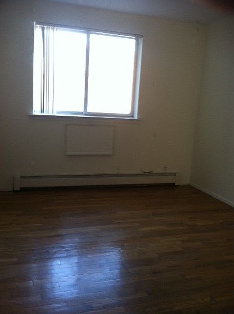 2nd image of 3032 31st St APT 3B
