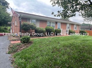 900 Flanders Ln, Salem, VA 24153