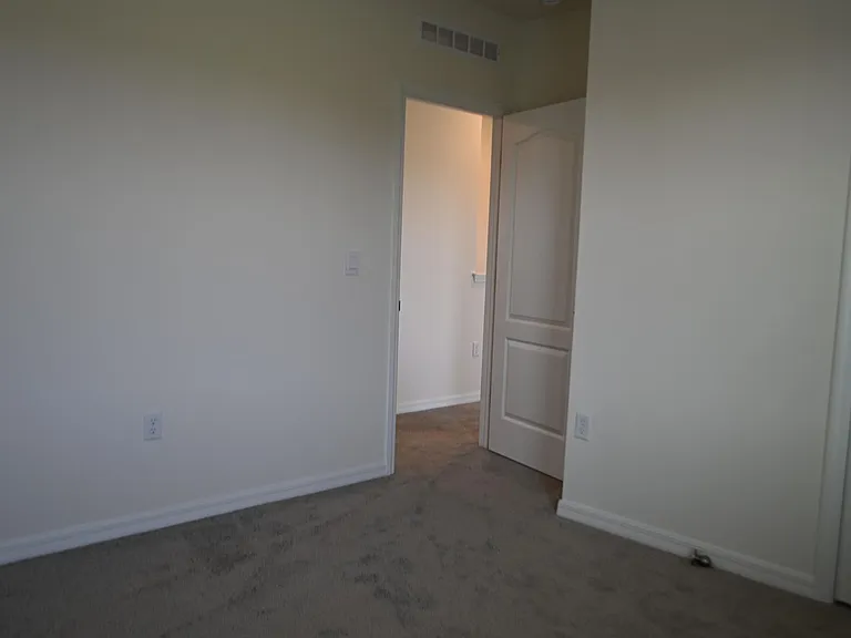 1341 Middle Lake Dr — Photo 26