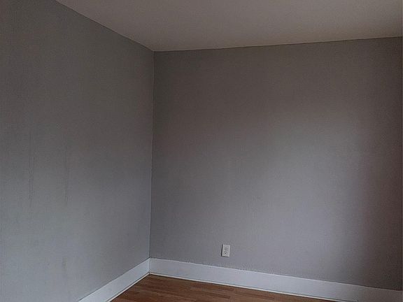 5th image of 2174 Springle St