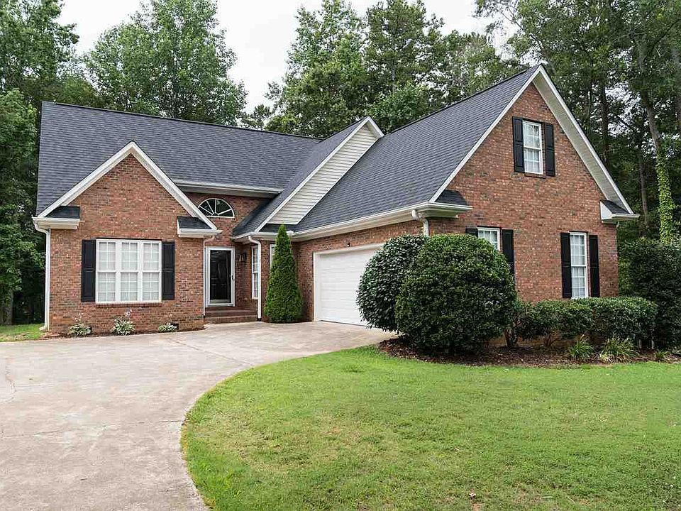 1st image of 104 N River Hills Dr