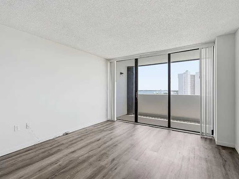 5600 N Flagler Dr #1110 — Photo 14