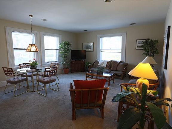 3rd image of 1504 N Broom St APT 6