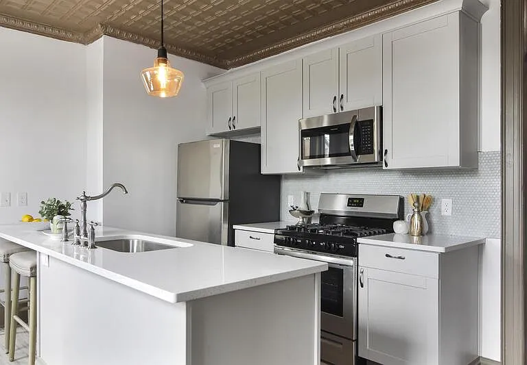 102 Florida St — Photo 2