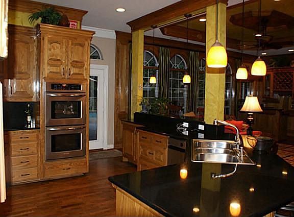 2nd image of 207 Virginia Sq