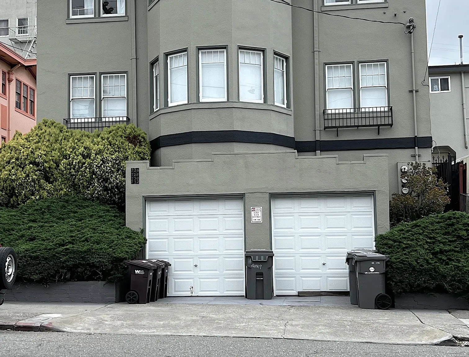1 bed, 1.0 bath, 975 sqft, $2,500 — Photo 1