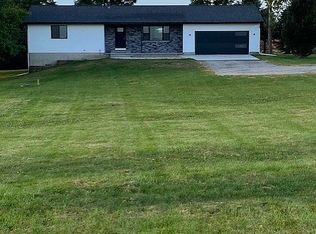 3703 Cynthia Ln, Fairfax, IA 52228