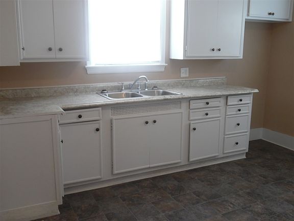 2nd image of 2432 Bonds Ave