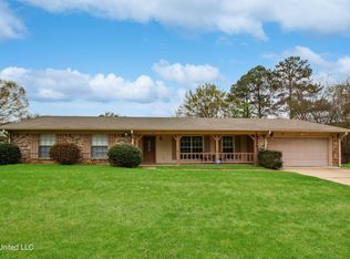 1307 Canterbury Ln, Clinton, MS 39056