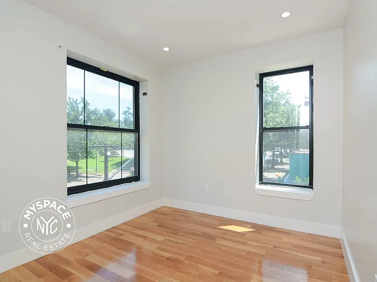 951 Prospect Pl #4R — Photo 5